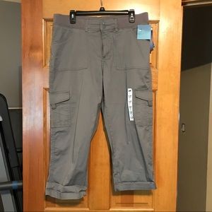 Capri cargo pants